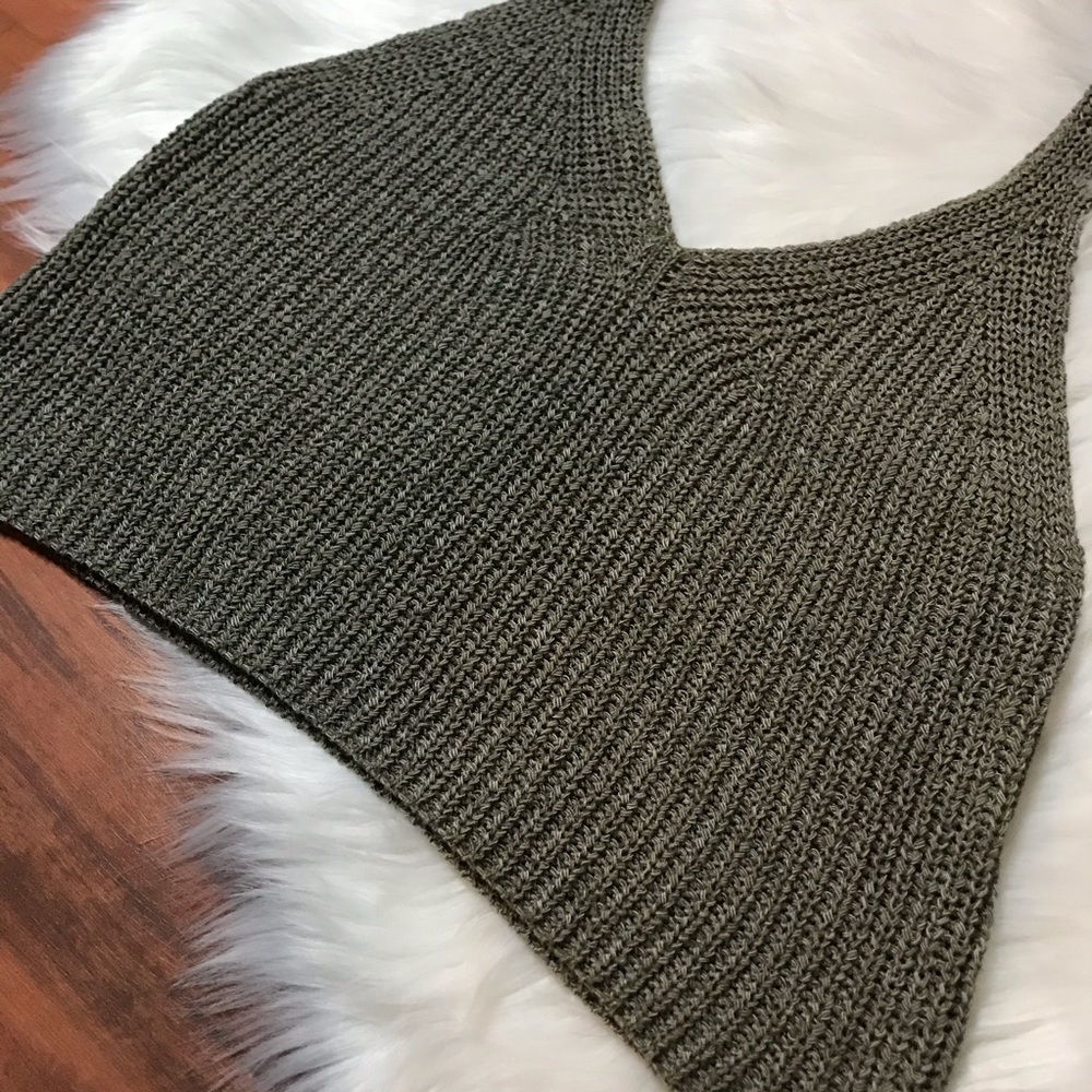 She + Sky | Flattering Crochet Knit Crop Tank Top - Picture 6 of 6